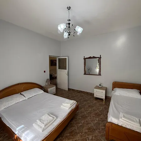 Spacious 3br Near Lungomare Sleeps 8 Balcony