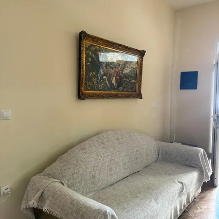 Spacious 3br Near Lungomare Sleeps 8 Balcony * Vlorë