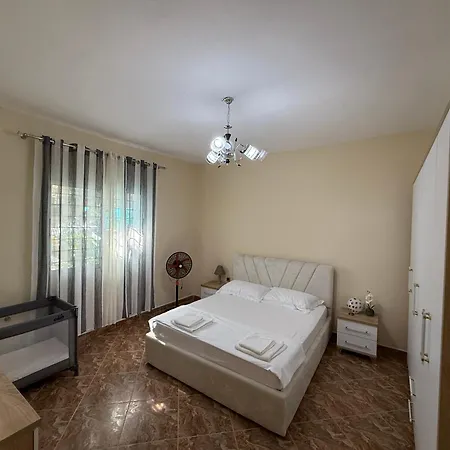 Spacious 3br Near Lungomare Sleeps 8 Balcony