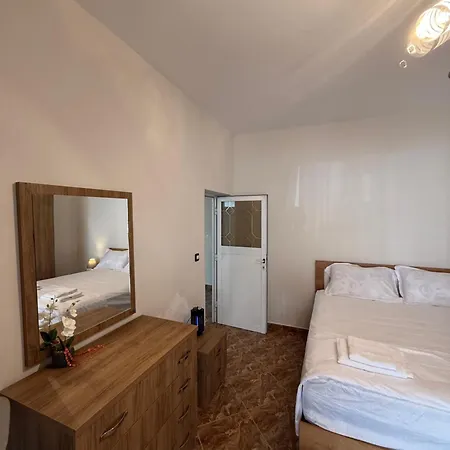 Appartement Spacious 3br Near Lungomare Sleeps 8 Balcony Vlorë