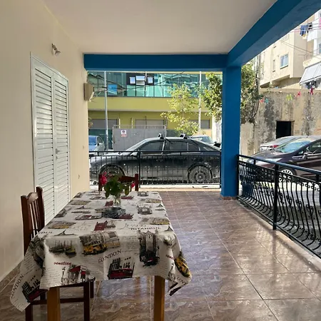Spacious 3br Near Lungomare Sleeps 8 Balcony Appartement