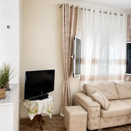 Apartment Spacious 3br Near Lungomare Sleeps 8 Balcony *