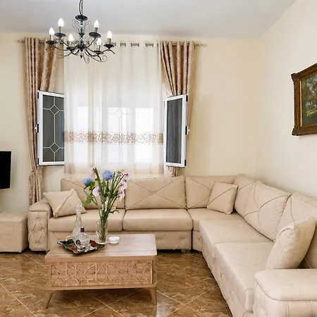 Spacious 3br Near Lungomare Sleeps 8 Balcony Apartment Vlore