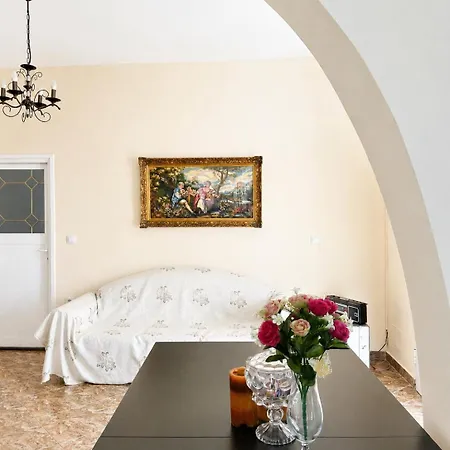Apartment Spacious 3br Near Lungomare Sleeps 8 Balcony *
