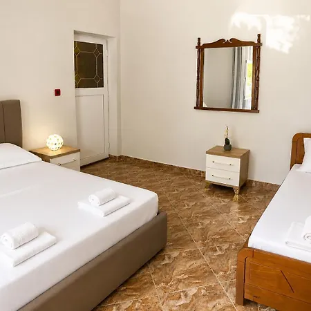 Spacious 3br Near Lungomare Sleeps 8 Balcony Apartment Vlore