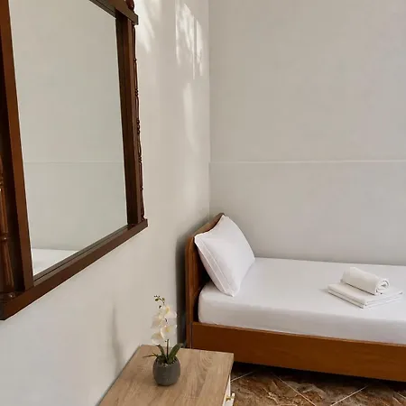 Spacious 3br Near Lungomare Sleeps 8 Balcony