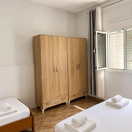 Spacious 3br Near Lungomare Sleeps 8 Balcony Apartment *