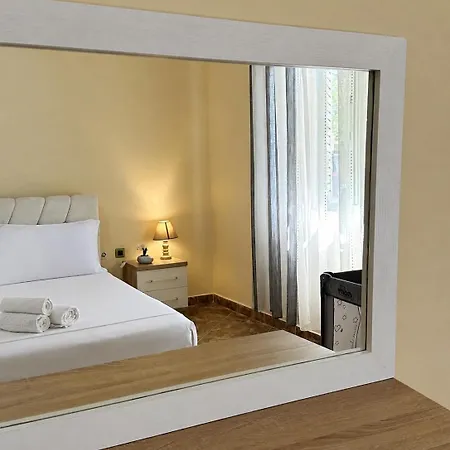 Spacious 3br Near Lungomare Sleeps 8 Balcony *