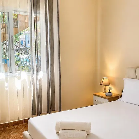 Apartment Spacious 3br Near Lungomare Sleeps 8 Balcony