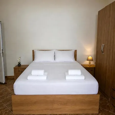 Apartment Spacious 3br Near Lungomare Sleeps 8 Balcony *