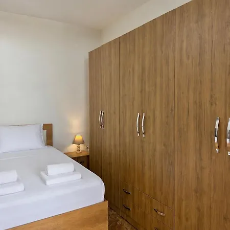 Spacious 3br Near Lungomare Sleeps 8 Balcony Vlore