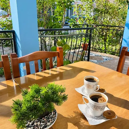 Spacious 3br Near Lungomare Sleeps 8 Balcony Apartment *