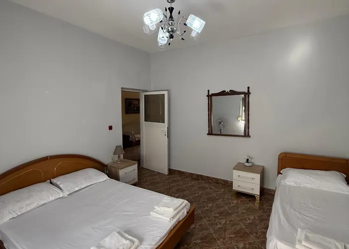 Spacious 3br Near Lungomare Sleeps 8 Balcony