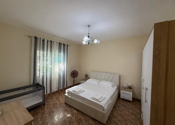 Spacious 3br Near Lungomare Sleeps 8 Balcony