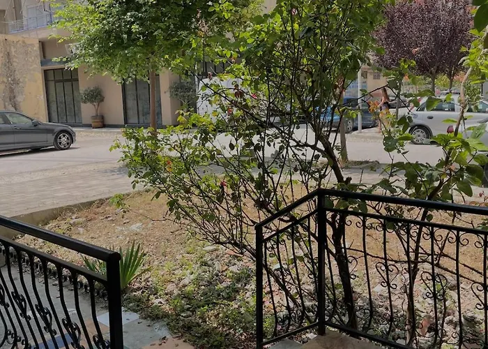 Spacious 3br Near Lungomare Sleeps 8 Balcony *
