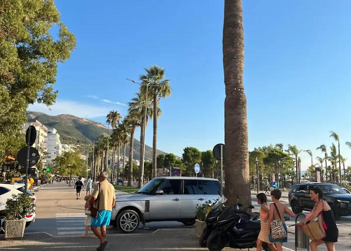 Spacious 3br Near Lungomare Sleeps 8 Balcony Appartement *